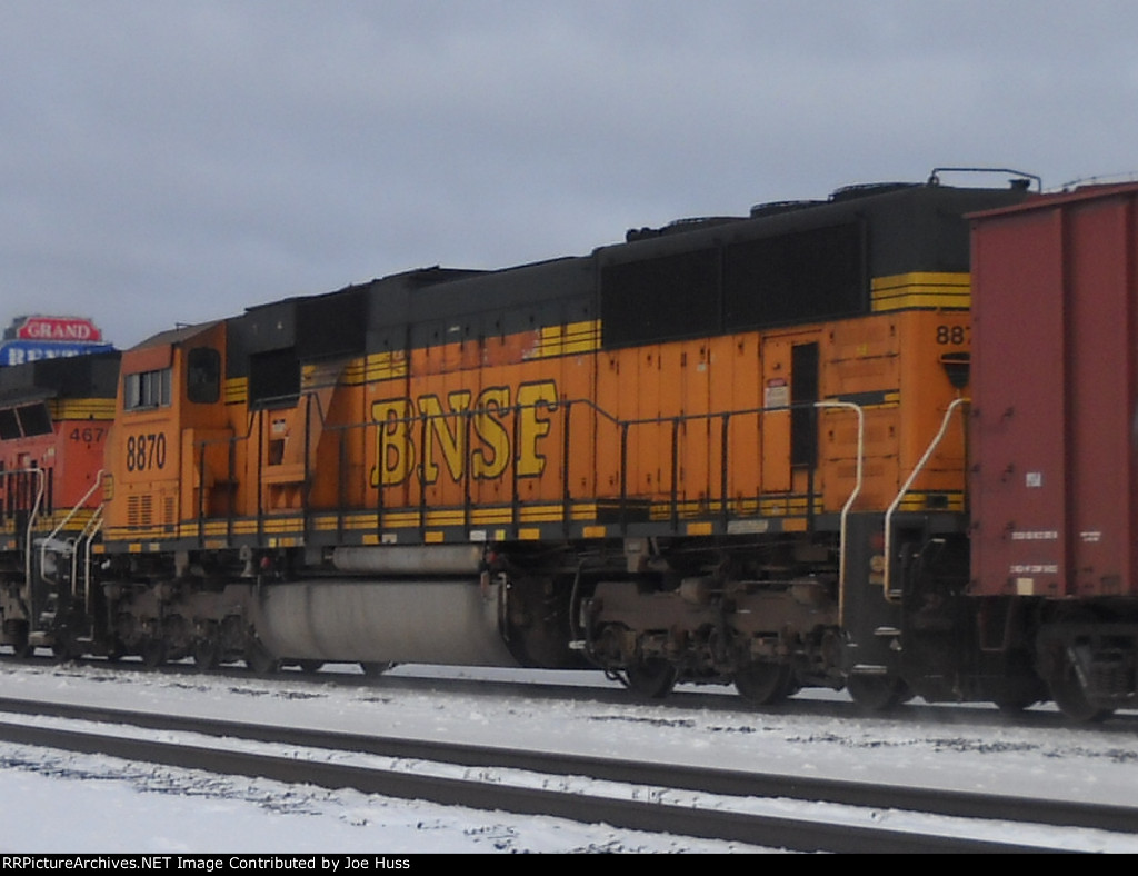 BNSF 8870